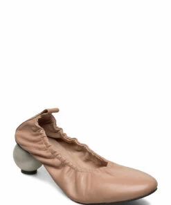 Mother of Pearl BEATRICE BLACK SHOE WITH PEARL HEEL Pumps For Women